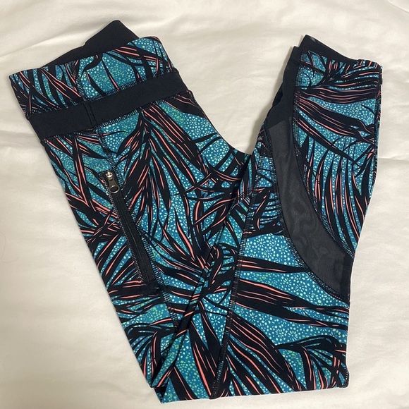 Lululemon Inspire Tight II
Palm Lace Tofino Teal Multi - Picture 9 of 12
